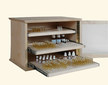 Bodenvitrine mit drei Auszügen / Bodenvitrine mit drei Auszügen /